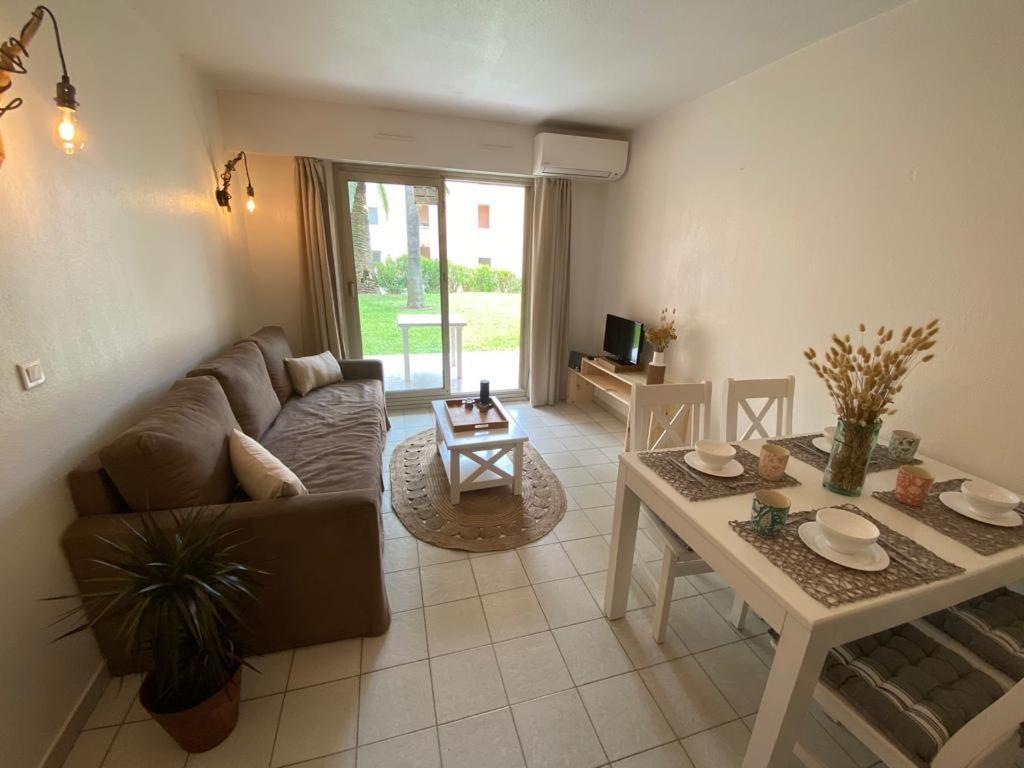 Appartement Avec Piscine 5 Min A Pieds Des Plages Vallauris Luaran gambar